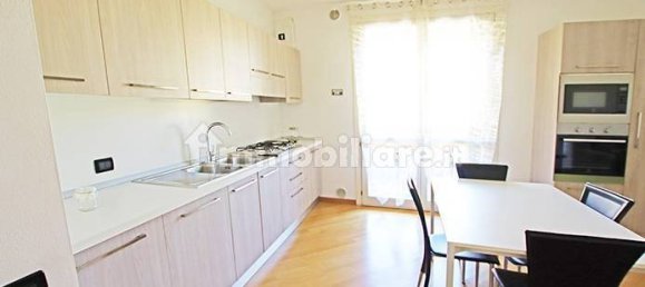2 bedrooms Apartment in Calcinate, Italy No. 379472 3