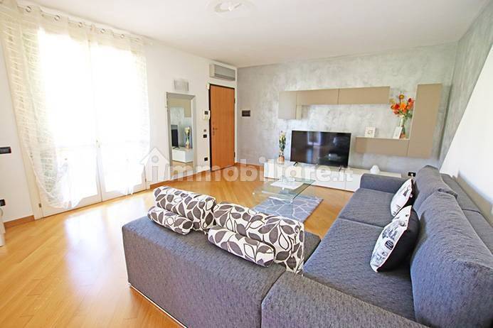 2 bedrooms Apartment in Calcinate, Italy No. 379472
