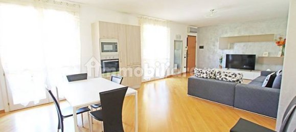 2 bedrooms Apartment in Calcinate, Italy No. 379472 2