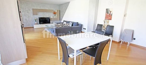 2 bedrooms Apartment in Calcinate, Italy No. 379472 9