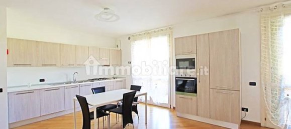 2 bedrooms Apartment in Calcinate, Italy No. 379472 4