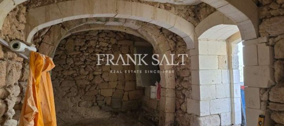 Мезонет с 2 спальнями в Кала, Мальта № 664 2