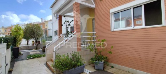 6 bedrooms House in Barreiro, Portugal No. 110219 3