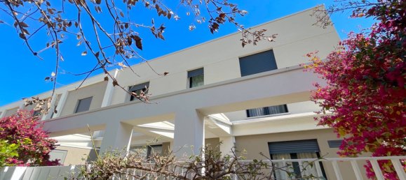 2 bedrooms House in San Benedetto del Tronto, Italy No. 61210 2