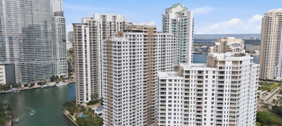 3 dormitorios propiedad comercial en alquiler en Miami, Miami-Dade, Florida, USA № 614339 23