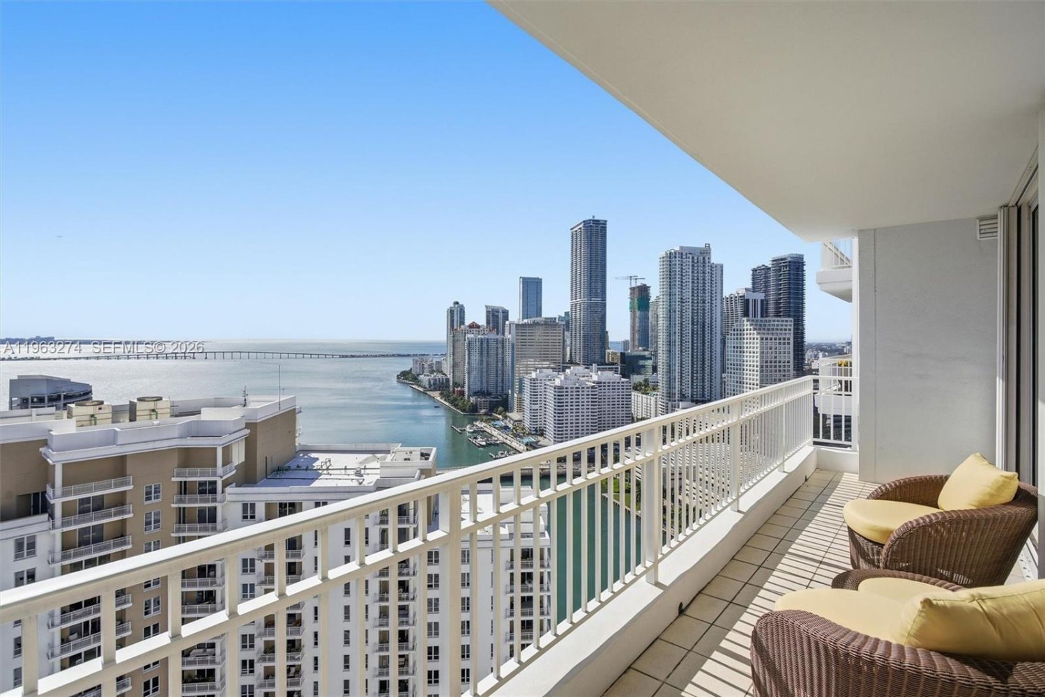 3 dormitorios propiedad comercial en alquiler en Miami, Miami-Dade, Florida, USA № 614339