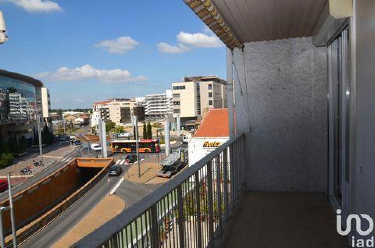 3 bedrooms Condo in Beziers, France No. 28098