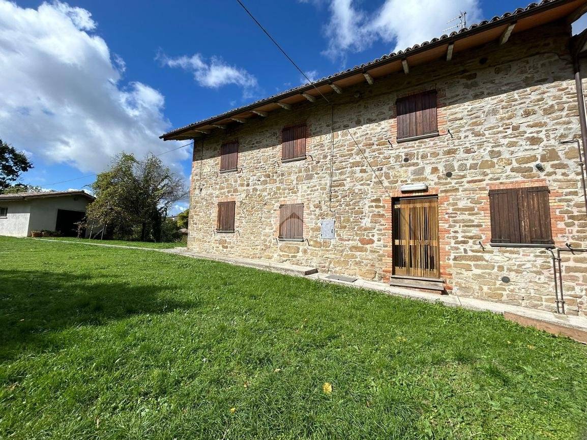 4 bedrooms House in Gubbio, Italy No. 102546