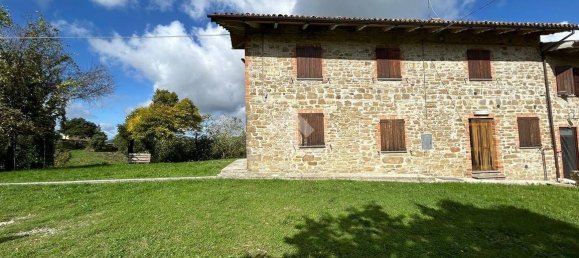 4 bedrooms House in Gubbio, Italy No. 102546 10