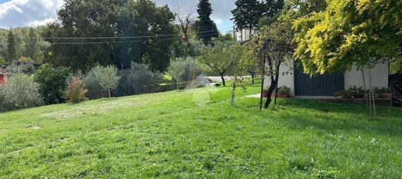 4 bedrooms House in Gubbio, Italy No. 102546 8