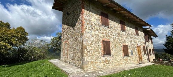 4 bedrooms House in Gubbio, Italy No. 102546 11