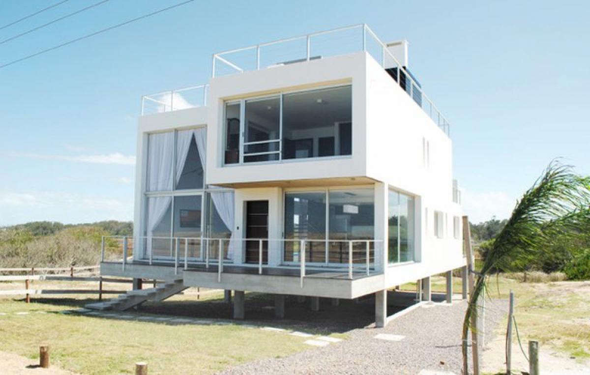 4 bedrooms House in Maldonado, Uruguay No. 7025