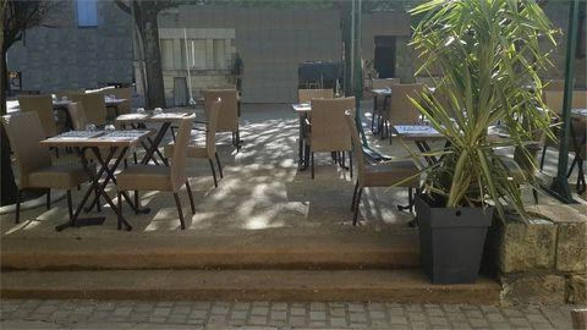 Bureau à Périgueux, France 127m² No. 18091