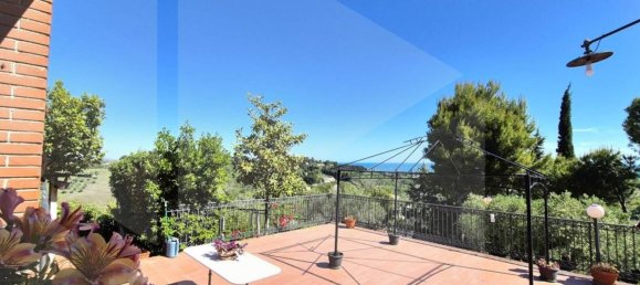 14 rooms Villa in Pescara, Italy No. 28382 3