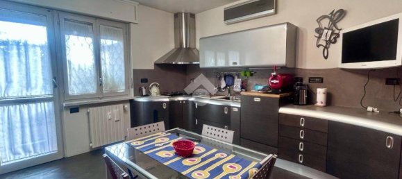 2 bedrooms Apartment in Moncalieri, Italy No. 53290 2