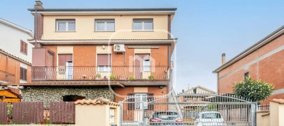 3 rooms Apartment in Rome, Italy No. 197568 2