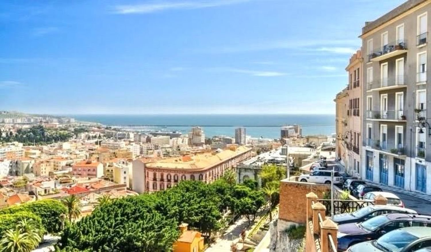 8 chambres Appartement à Cagliari, Italy No. 376448