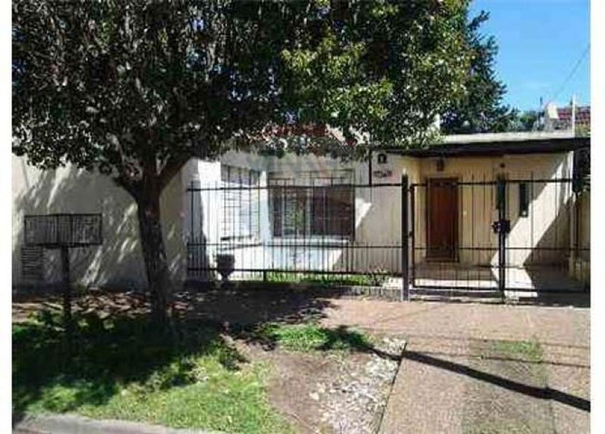 Casa T3 em Tres de Febrero, Argentina N.º 20301