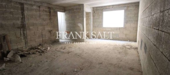 104m² Shop in Ta' Xbiex, Malta No. 12014 2