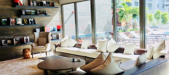 1 dormitorio propiedad comercial en venta en Miami, Miami-Dade, Florida, USA № 615613 6