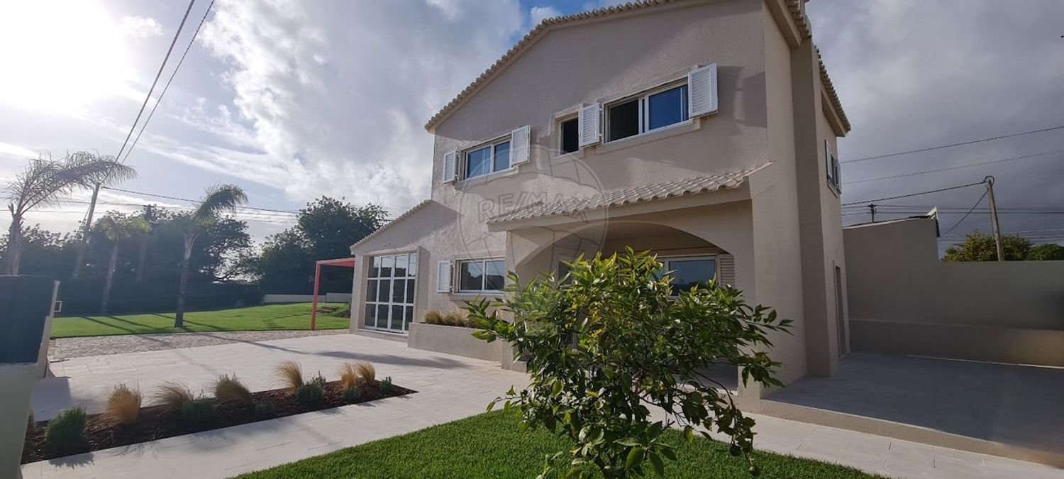 3 bedrooms House in Quarteira, Portugal No. 21310