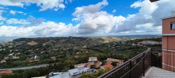 5 rooms Apartment in Chieti, Italy No. 77390 15