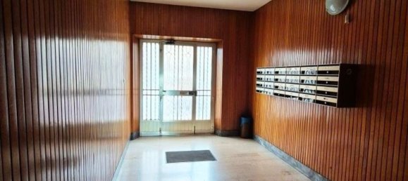 5 rooms Apartment in Chieti, Italy No. 77390 3