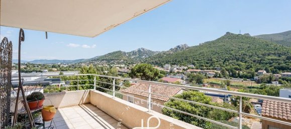 3 bedrooms Apartment in Marseille, France No. 312197 6