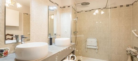 3 bedrooms Apartment in Marseille, France No. 312197 10