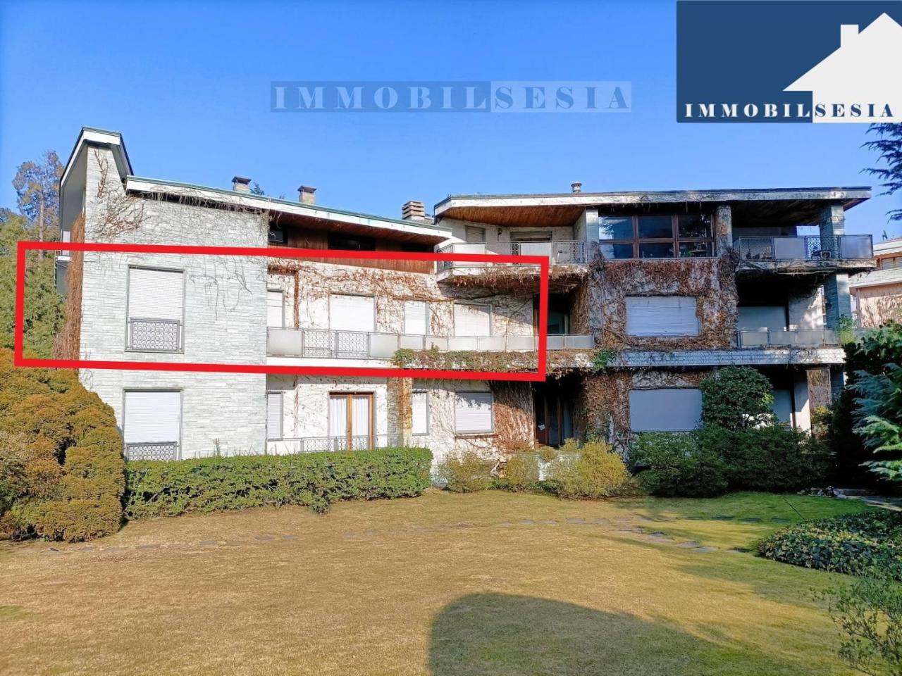 5 rooms Apartment in Borgosesia, Italy No. 24971