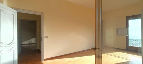 5 rooms Apartment in Borgosesia, Italy No. 24971 13