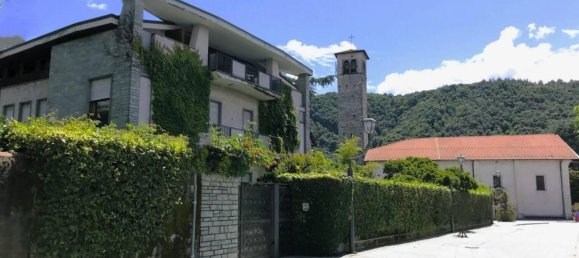 5 rooms Apartment in Borgosesia, Italy No. 24971 4