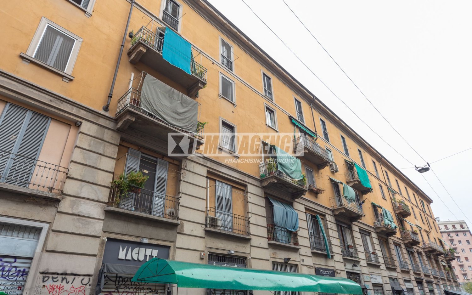 2-salle Appartement à Milan, Italy No. 275865