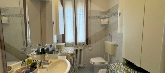 4-salle Appartement à Vignola, Italy No. 28669 13
