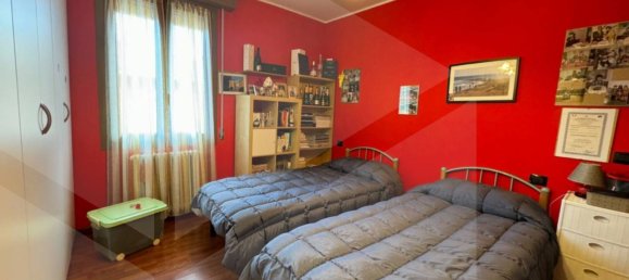 4-salle Appartement à Vignola, Italy No. 28669 18