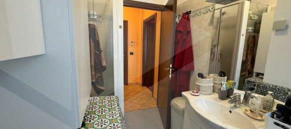 4-salle Appartement à Vignola, Italy No. 28669 14