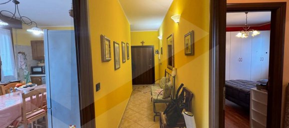 4-salle Appartement à Vignola, Italy No. 28669 3