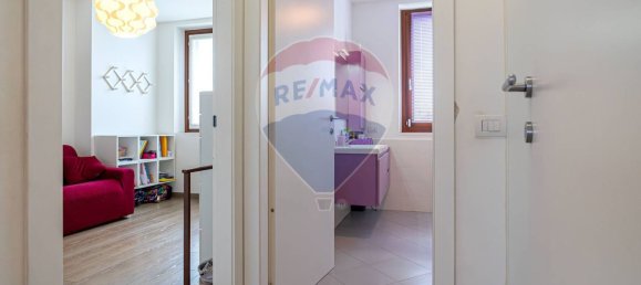 3 bedrooms Apartment in Seregno, Italy No. 319433 8