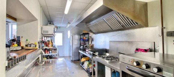 215m² Commercial property in Pyrenees-Orientales, France No. 315052 4