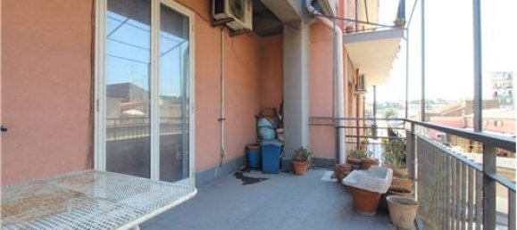 2 bedrooms Apartment in Catania, Italy No. 304809 2