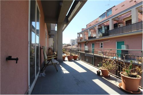 2 bedrooms Apartment in Catania, Italy No. 304809