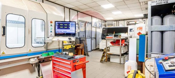 2-salle Propriété commerciale à Busto Arsizio, Italy No. 58557 13