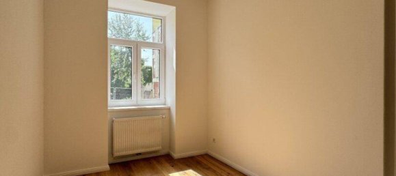 3 rooms Apartment in Hernals, Austria No. 158404 2
