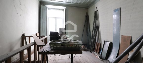 9 bedrooms Building in Coimbra, Portugal No. 64477 4