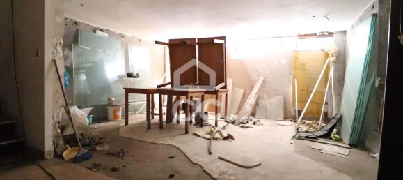 9 bedrooms Building in Coimbra, Portugal No. 64477 2