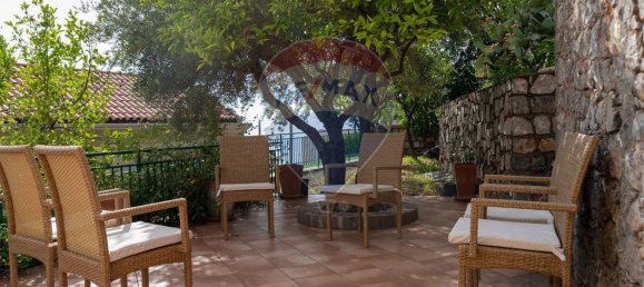 2 Schlafzimmer Haus in Maratea, Italy, Nr. 352661 10