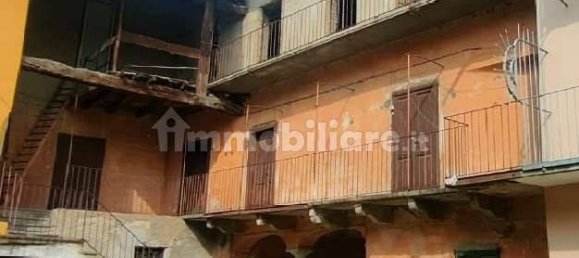 4 bedrooms House in Civate, Italy No. 154573 4