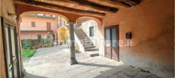 4 bedrooms House in Civate, Italy No. 154573 2