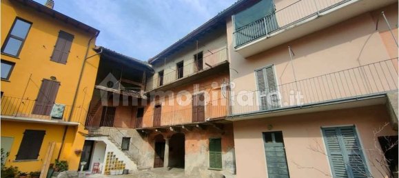 4 bedrooms House in Civate, Italy No. 154573 5