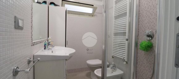 Apartamento de 2 dormitorios en Pescara, Italy No. 337772 13